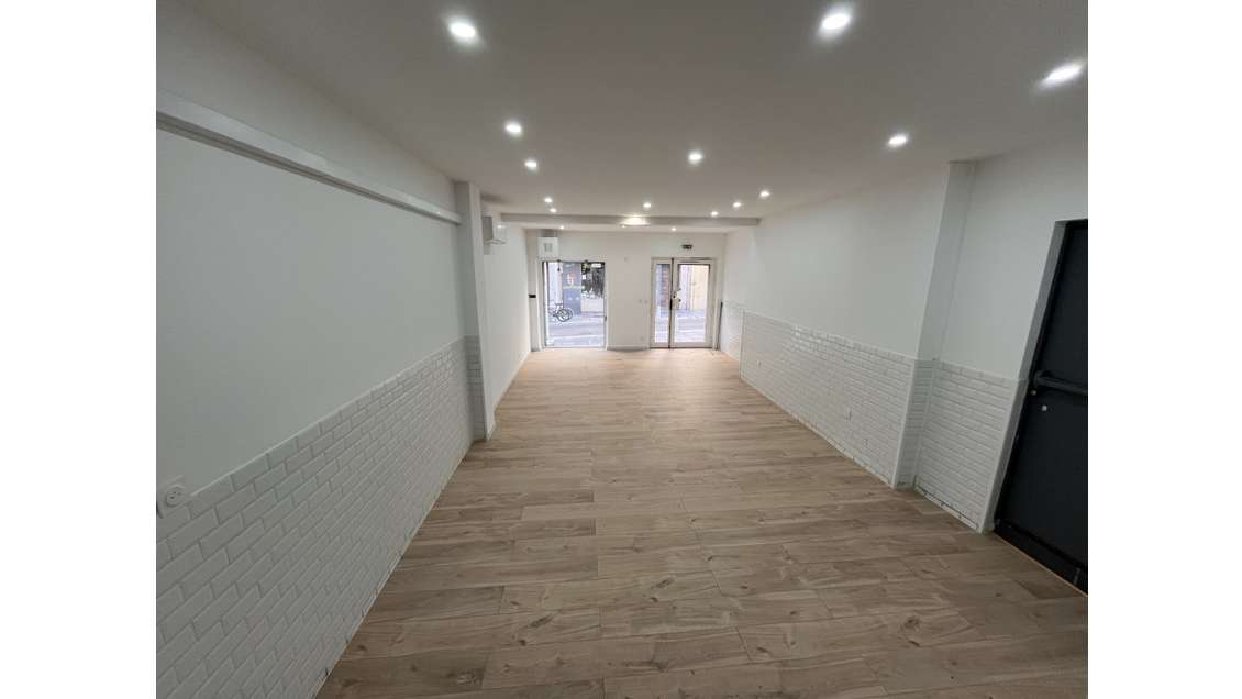 A louer local 62m² Rue Lamalgue à Toulon Mourillon