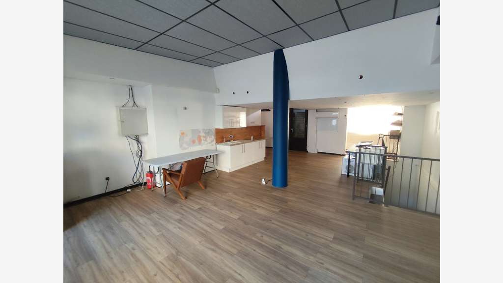 Local commercial sur axe passant 109m² à Toulon
