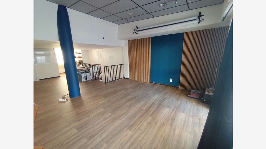 Local commercial sur axe passant 109m² à Toulon