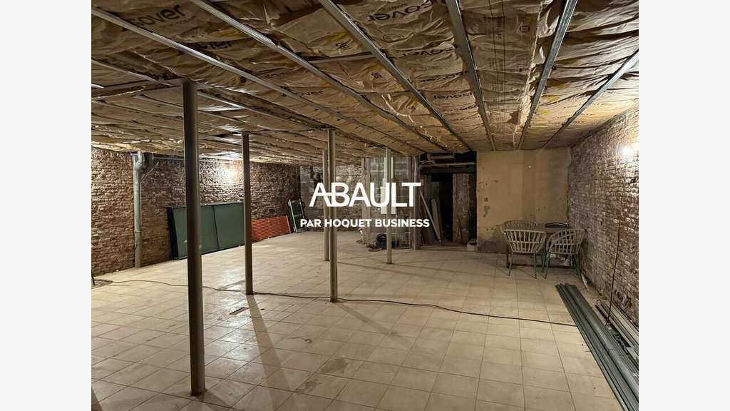 A LOUER - LOCAL COMMERCIAL EN ENTRESOL - ST AUBIN