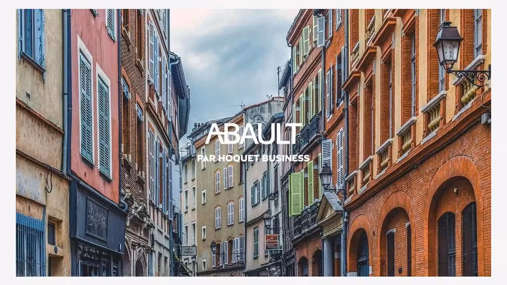 Superbe local traversant 243m² à louer à Toulouse