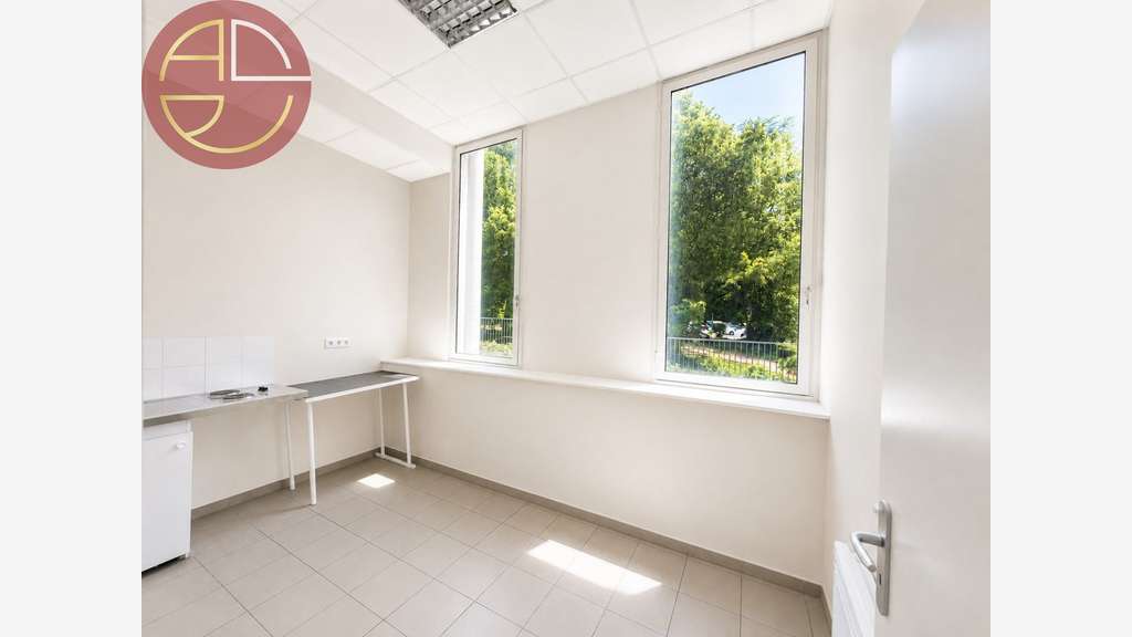 Location local commercial 300m² ERP à Toulouse 