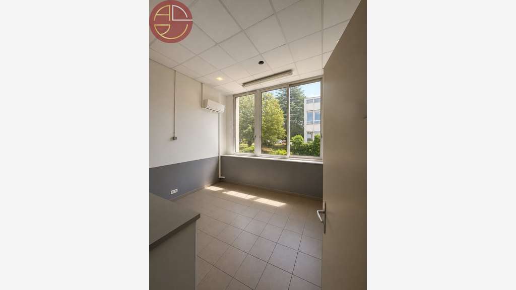 Location local commercial 300m² ERP à Toulouse 