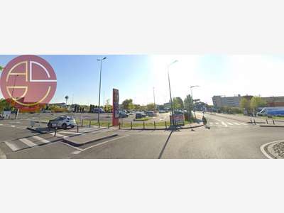 A louer local 1980m² Zone Com. Toulouse Nord Ouest