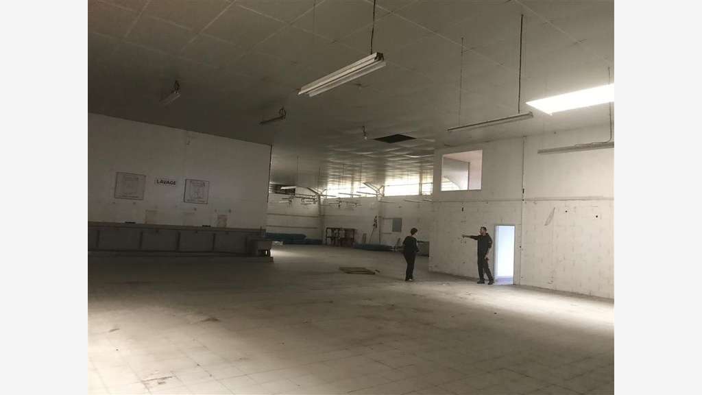Location local 950m² Toulouse Route d'Espagne