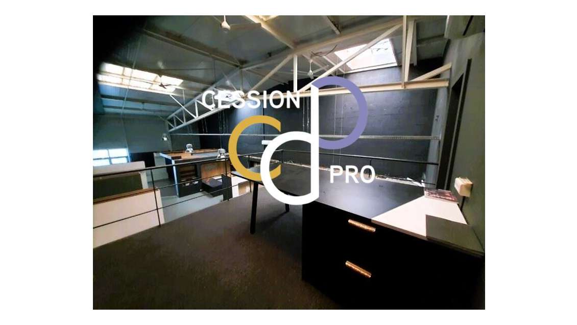 A louer local commercial 310m² à Nîmes Carré Sud