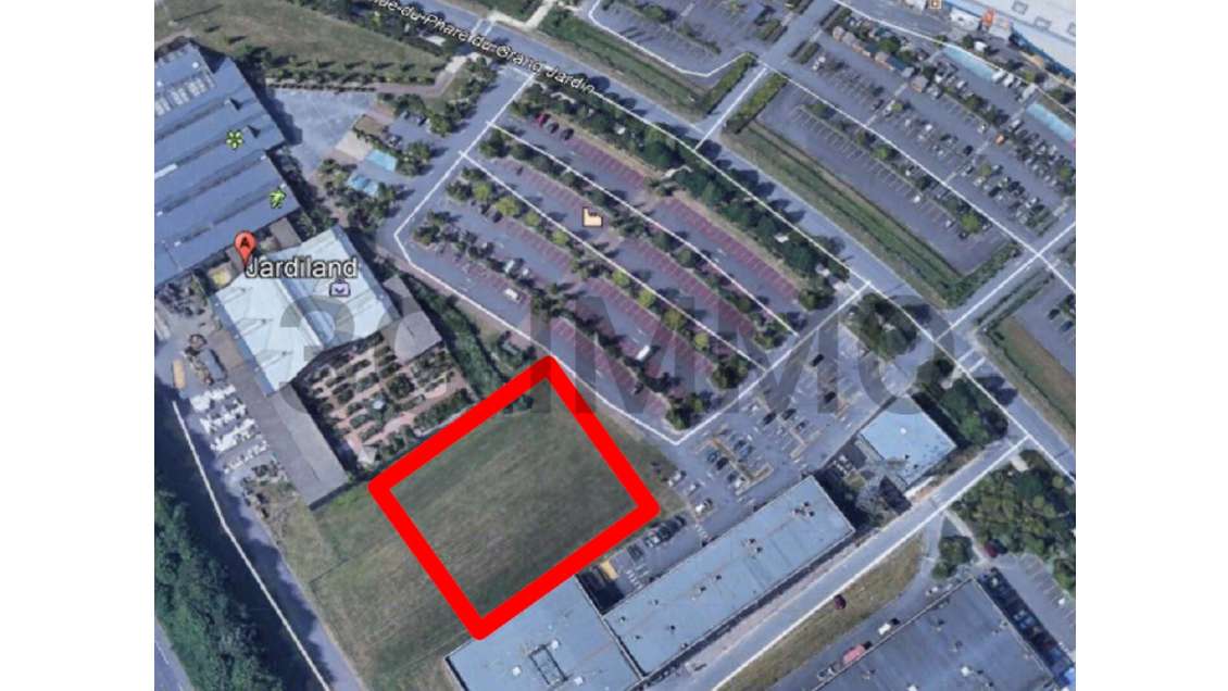 A louer local neuf 1400m² à Rennes Zone Cap Malo