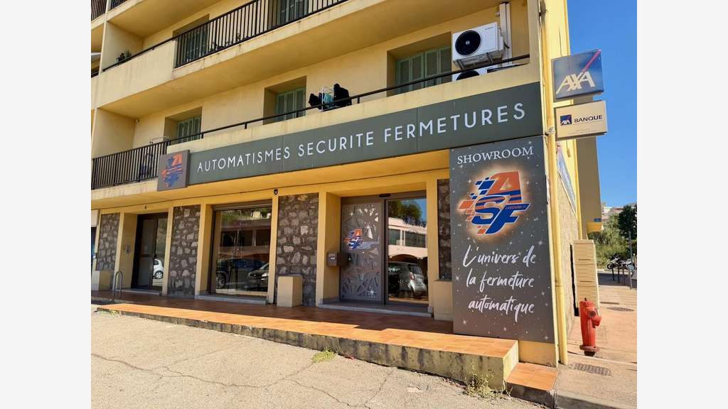 A louer local rénové à Ajaccio Av Noël Franchini