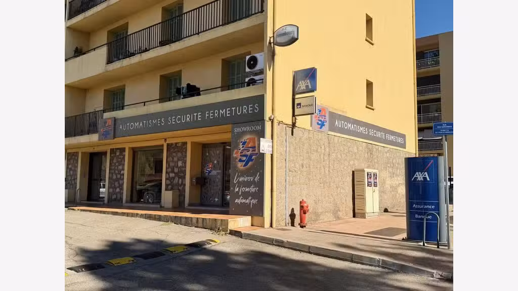 A louer local rénové à Ajaccio Av Noël Franchini