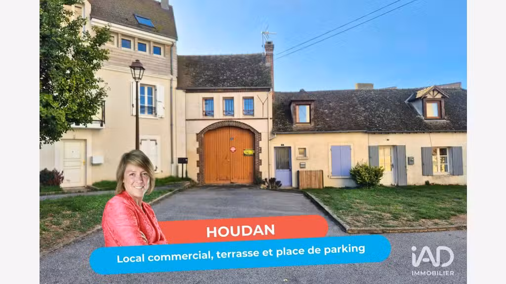 A louer local commercial 72m² à Houdan centre