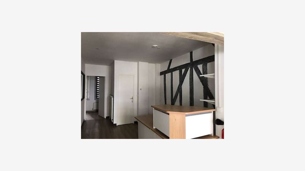 A louer beau local 95m² à Troyes centre