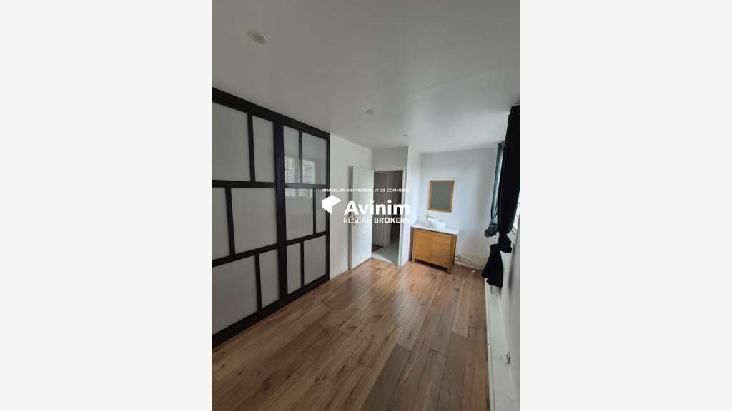 A louer local commercial 75m² à Vaires-sur-Marne