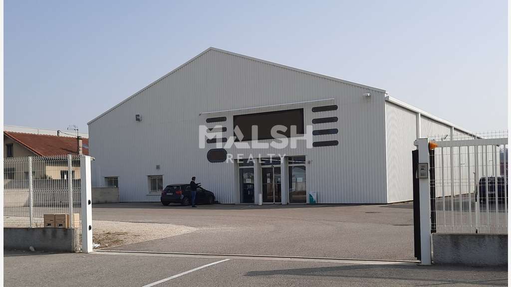 Loue local commercial 1173m² en zi Auréats Valence