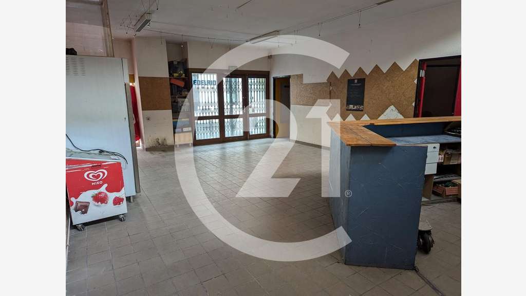 A louer local 320m² hyper centre de Valence