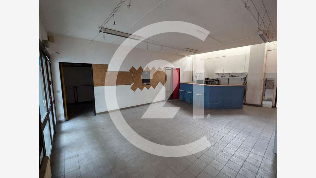 A louer local 320m² hyper centre de Valence