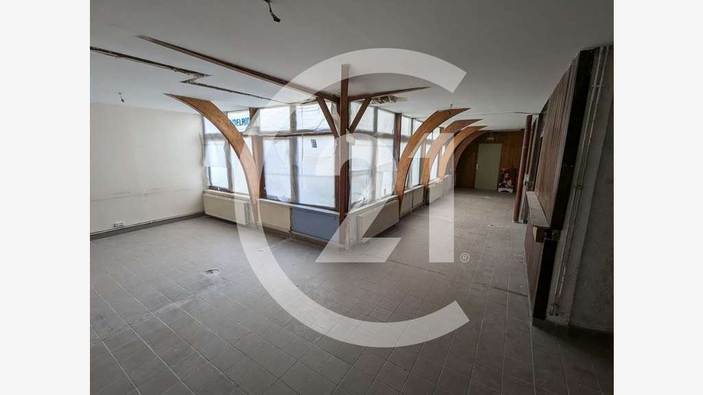 A louer local 320m² hyper centre de Valence