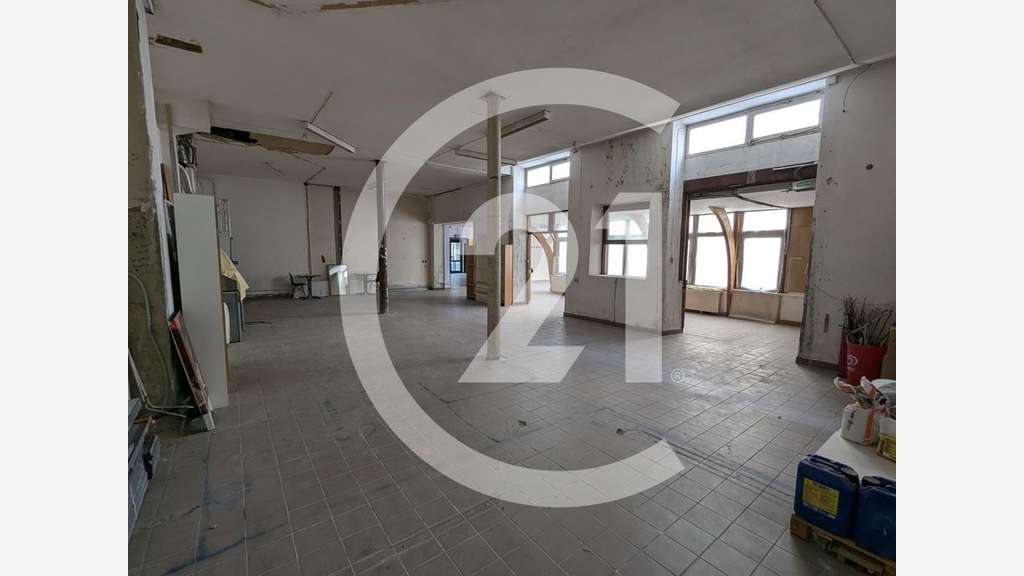 A louer local 320m² hyper centre de Valence