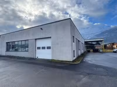 Local commercial à louer 407m² à Marnaz