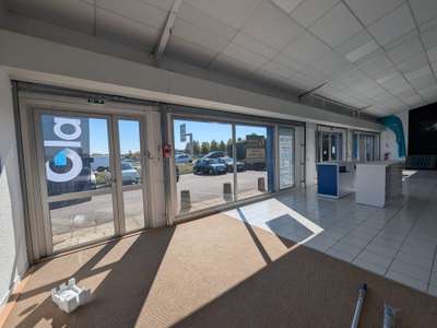 A louer local visibilité voie express Vannes Ouest