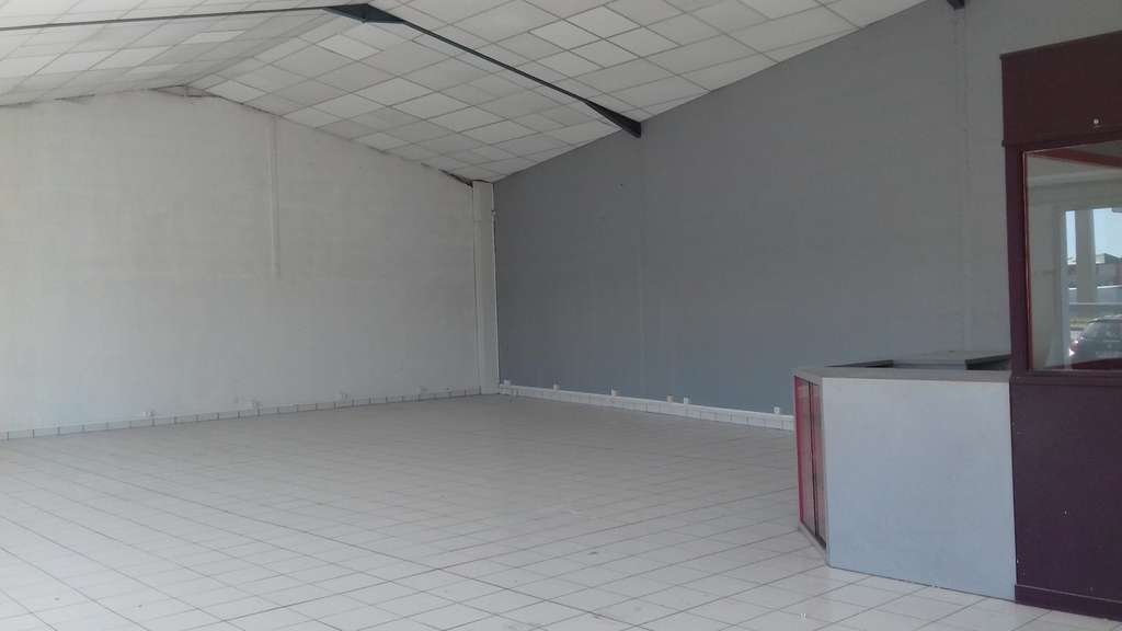 A louer local visibilité voie express Vannes Ouest