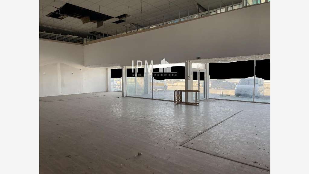 A louer local commercial 720m² ZAC de Vedène