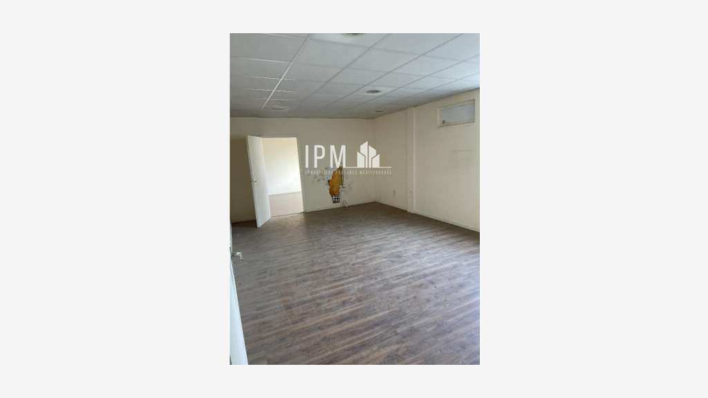 A louer local commercial 720m² ZAC de Vedène