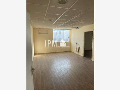 A louer local commercial  360m² en ZAC à Vedène 