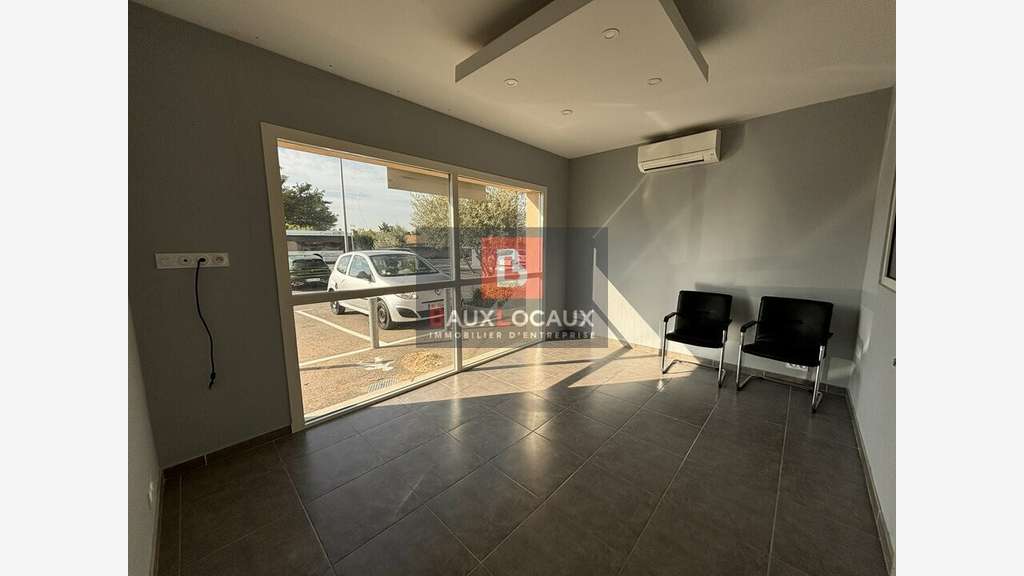 A louer local 60m² en zone commerciale à Vedène