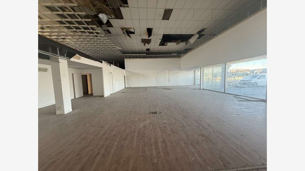 A louer local commercial 360m² à Vedène