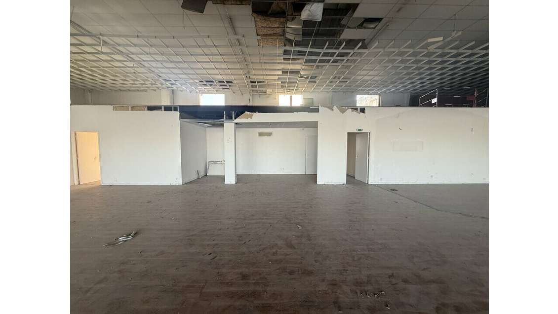 A louer local commercial 360m² à Vedène