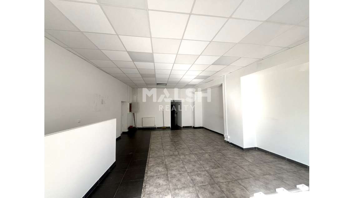 A louer local commercial 81m² à Vénissieux centre 