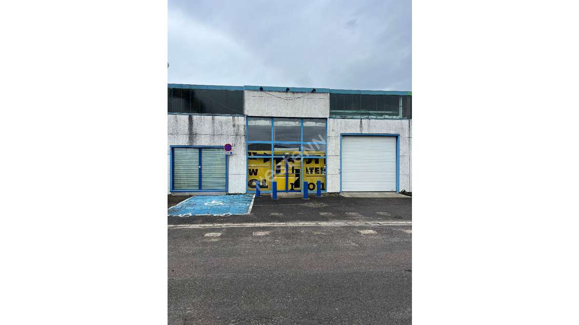 A louer local commercial 750m² à Verdun
