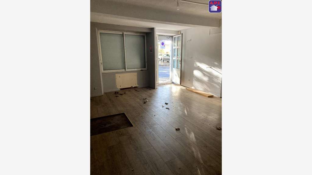 A louer joli local commercial 61m² à Verniolle