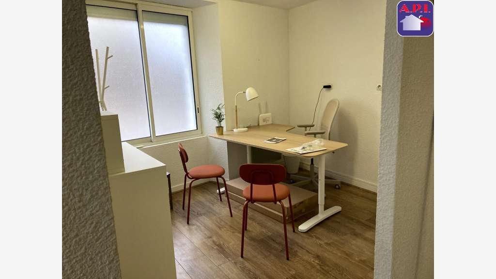 A louer joli local commercial 61m² à Verniolle