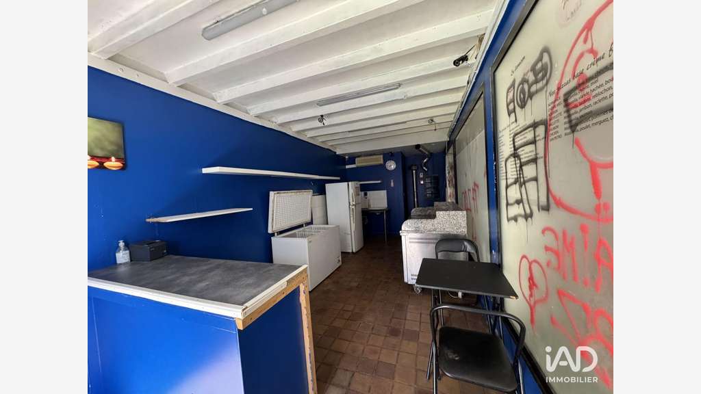 A louer local commercial 22m² à Vert-Saint-Denis