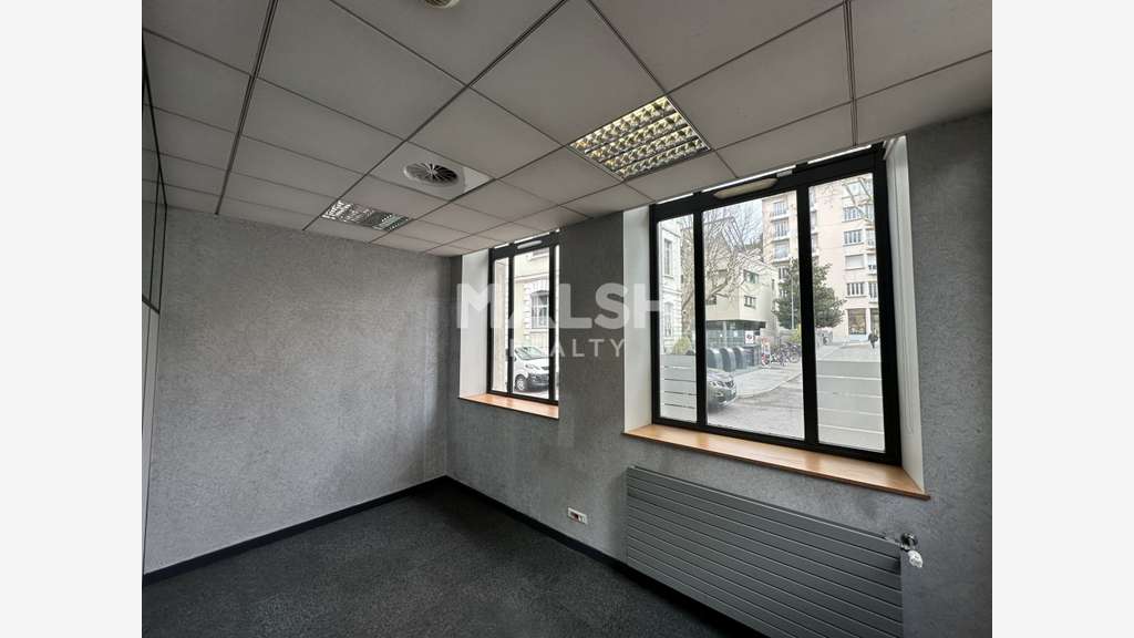 Local commercial à louer 176m² à Vienne centre