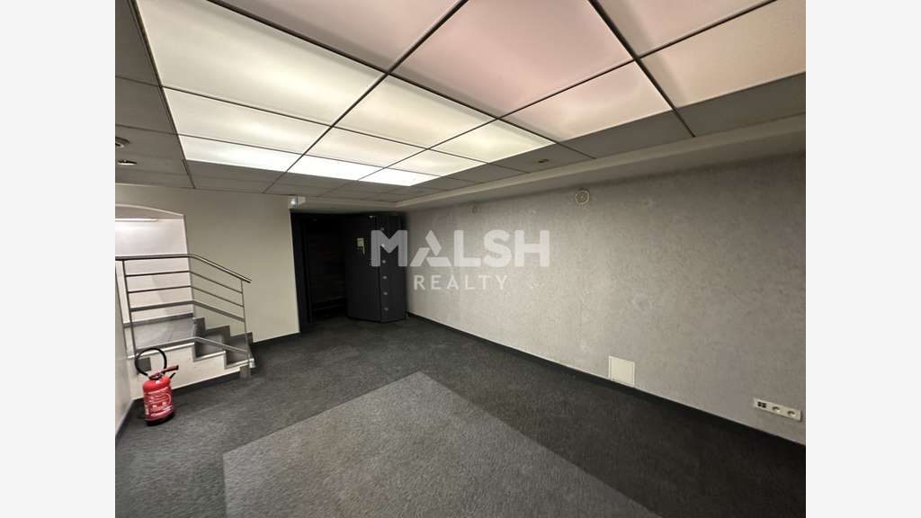 Local commercial à louer 176m² à Vienne centre