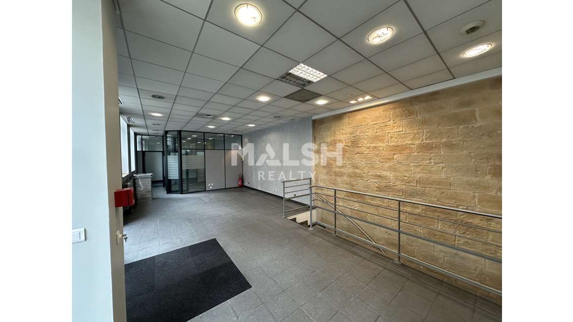 Local commercial à louer 176m² à Vienne centre