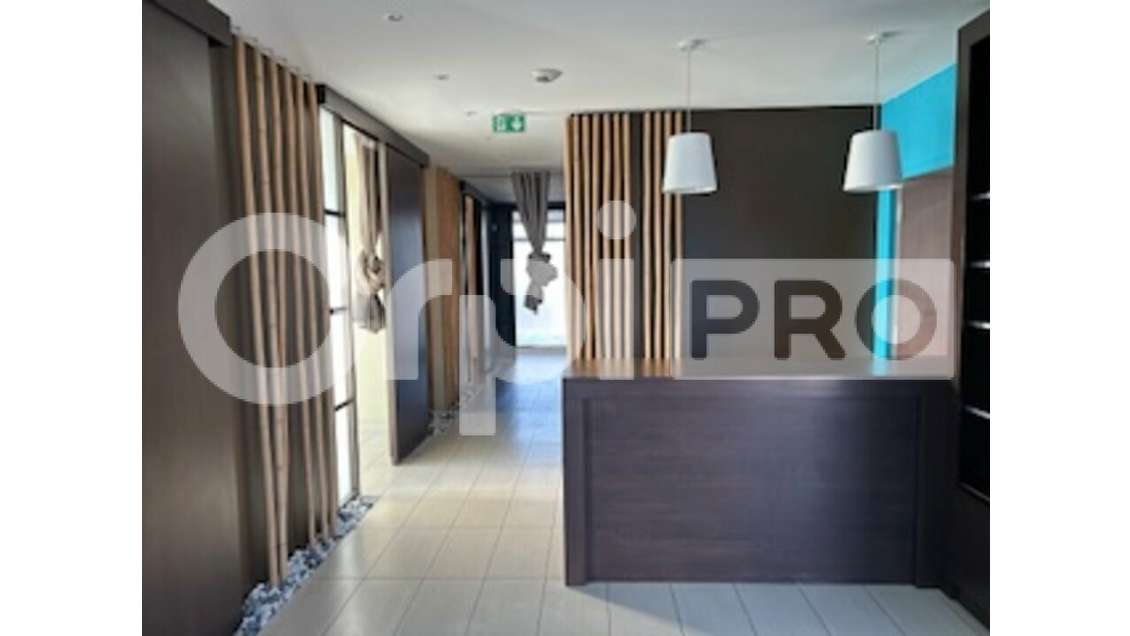 Très beau local à louer à Villefranche-sur-Saône