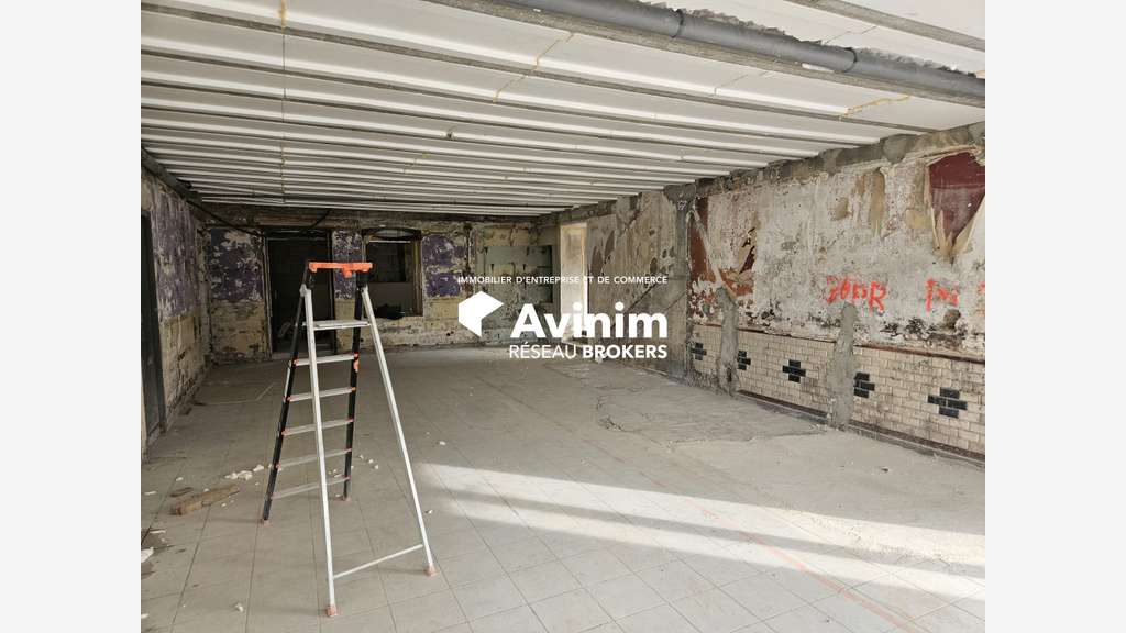 A louer locaux commerciaux 384m² à Villereversure