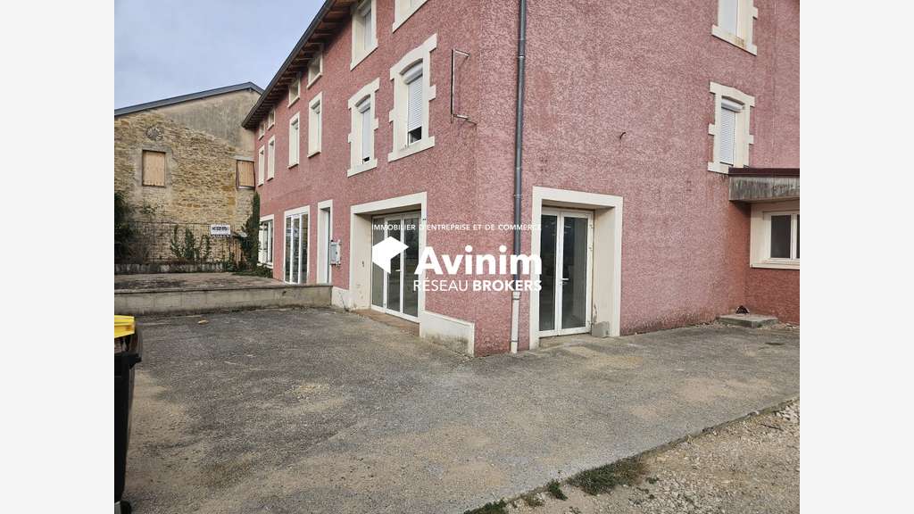 A louer locaux commerciaux 384m² à Villereversure