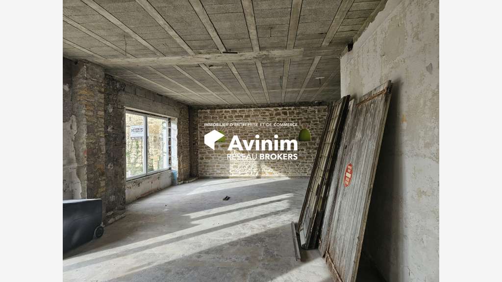 A louer locaux commerciaux 384m² à Villereversure