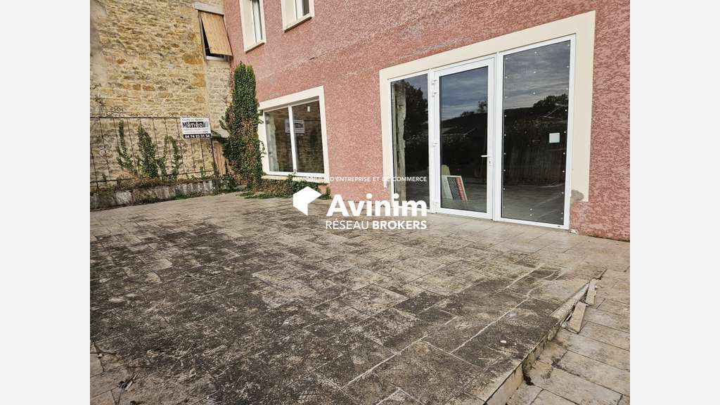 A louer locaux commerciaux 384m² à Villereversure
