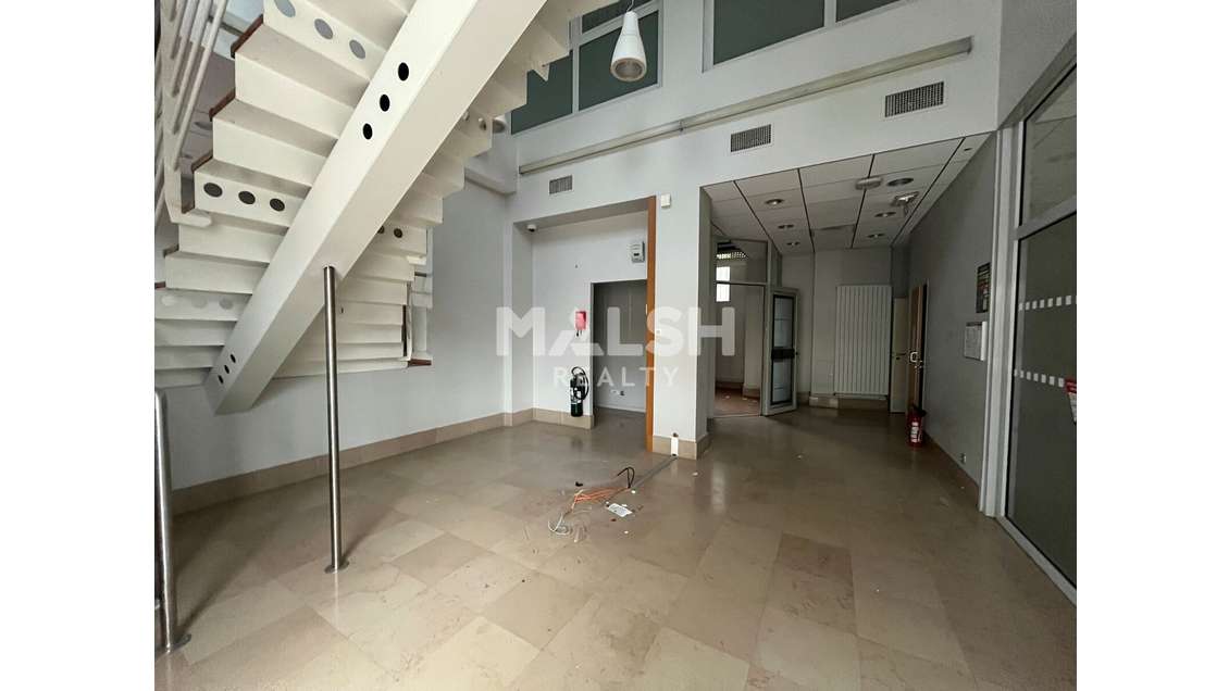 Loue local commercial de 294m² à Villeurbanne