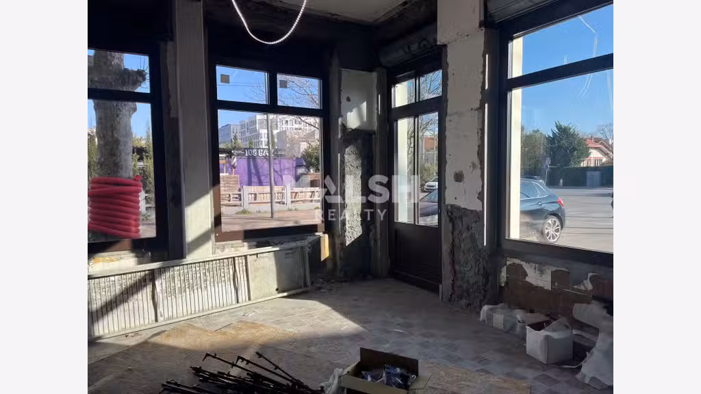 Locaux commerciaux 141m² à louer à Villeurbanne