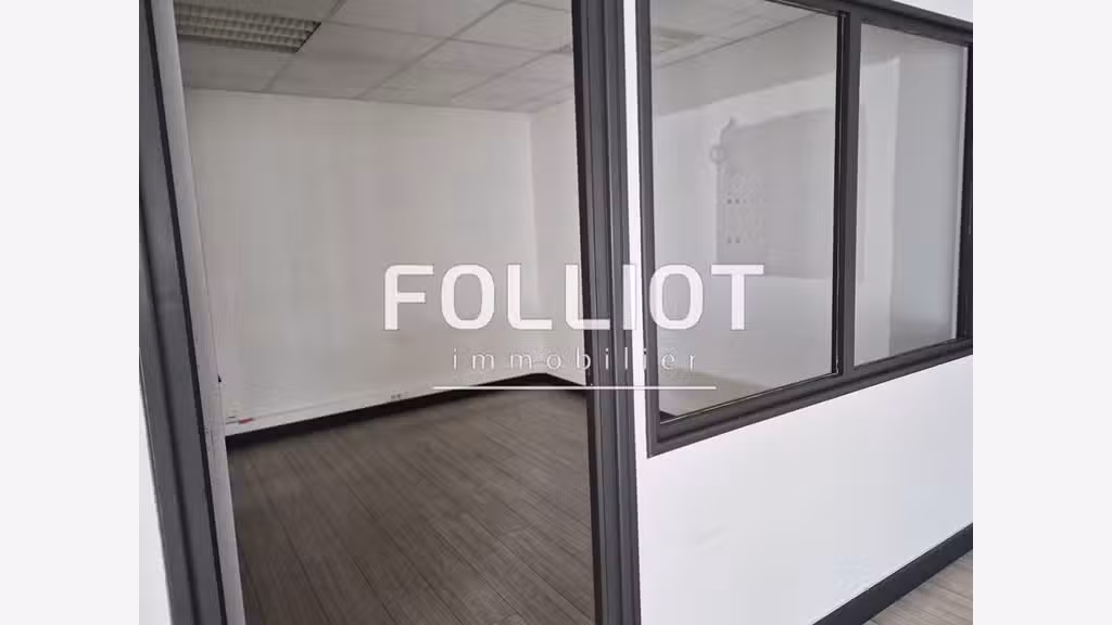 A louer beau local 186m² zone commerciale de Vire