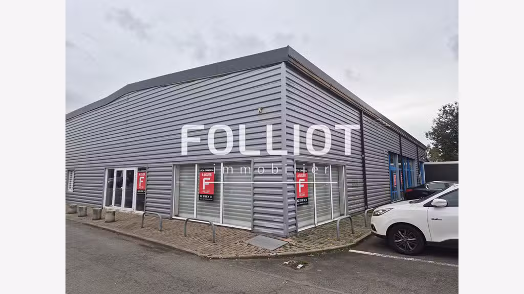 A louer beau local 186m² zone commerciale de Vire