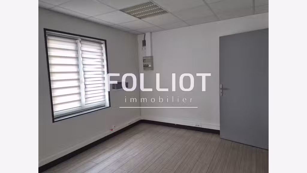 A louer beau local 186m² zone commerciale de Vire