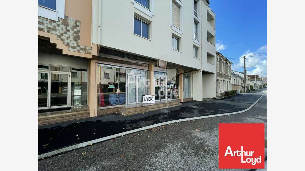 Local commercial 117m² Poitiers proche Patinoire 