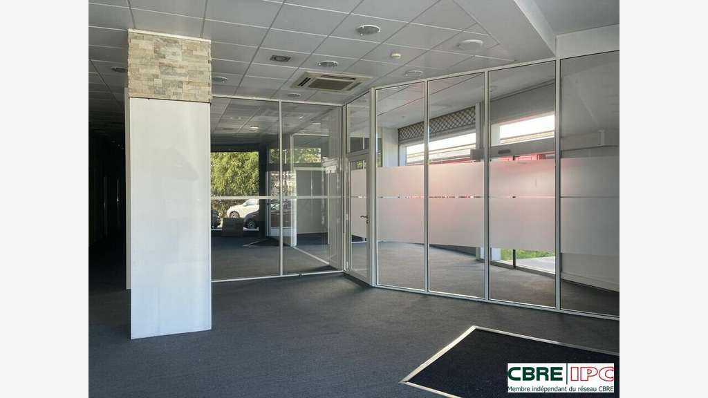 A louer local commercial 340m² à Anglet Busquet